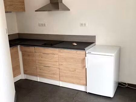 loue f1 bis avec terrasse