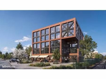bureaux 1 878 m²