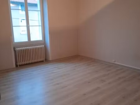 loue maison de bourg