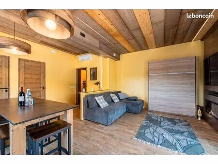 annecy – appartement rénové 65 m²  2 chambres  extérieur exceptionnel et exploitation cour