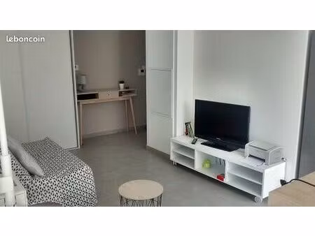 studio poisy proche collège