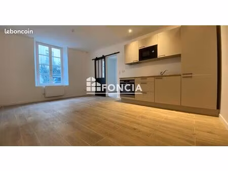 très bel appartement de 2 pièces entièrement refait à neuf  à 2 minutes à pieds du rer et 