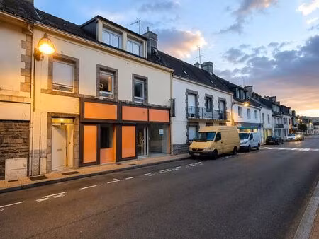 à louer : local commercial en plein centre-bourg de plouay