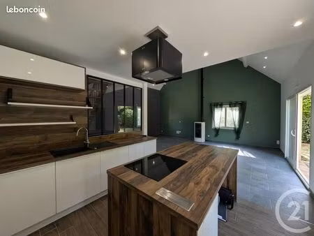 pavillon 7 pièces 143 m²