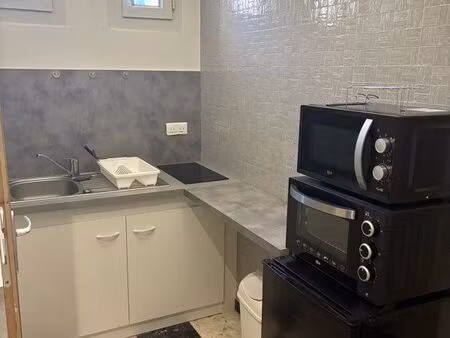 studio meublé proche agroparc montfavet 21 m2 pour étudiants 480 euro bail de 1 ans renouv