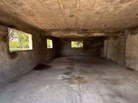 dépôt de stockage 60 m² avec parking – latresne proche zone artisanale – 650 /mois