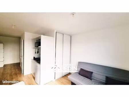 local 27 m²