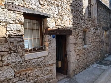 charmante maison en pierre (50 m²) – cœur de montricoux – face mairie – fraîcheur naturell