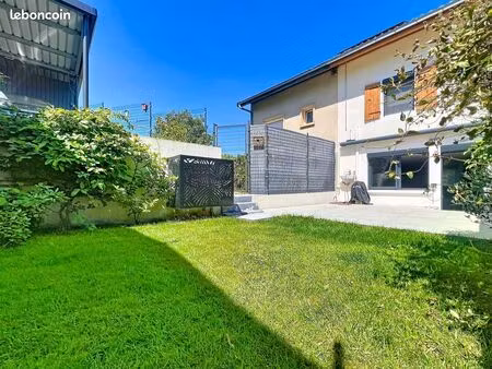 maison de village 4 pièces 80 m²