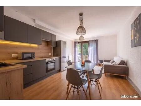 t3 rénové de 48 m² avec extérieur