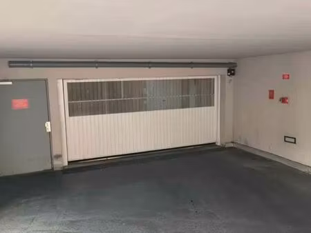 garage fermé - 17m2- proche gare annemasse- résidence sécurisée