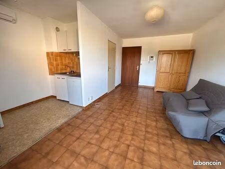 location studio centre ville orange