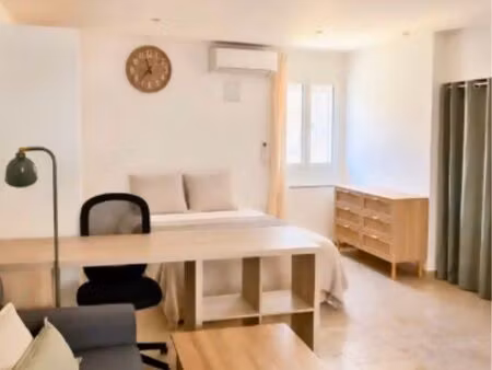studio meublé de 30 m² avec balcon – climatisation