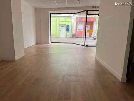 local commercial - bureau - boutique - magasin - cabinet - profession libérale - centre vi