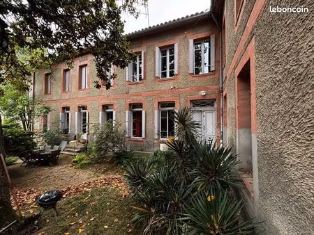 appartement de caractère t3 de 95 m² avec garage  cellier et jardinet privatif