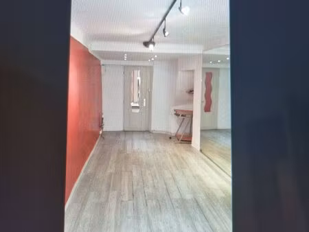 local commercial intra muros