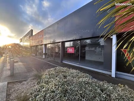 local commercial 420 m² lorient
