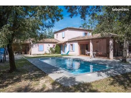location maison avec piscine 150m2 au coudoulet