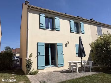 maison de ville t5 de 94 m² – secteur recherché mairie/château de plaisir