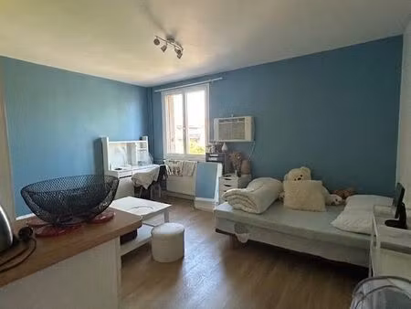 particulier loue studio meublé