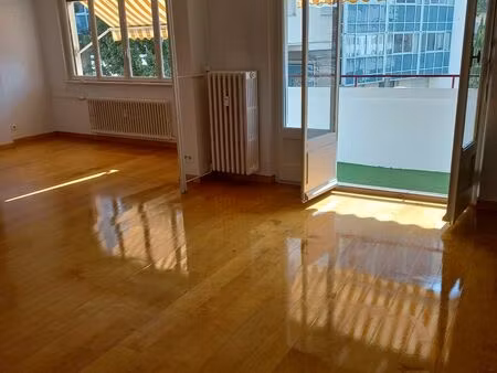 3 pièces gd f3 de 90m2 chauffage collectif inclus