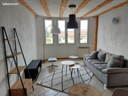t3 meublé lumineux avec grand séjour et balcon