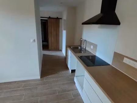 appartement t2 - 1er étage - entièrement rénové - centre malaucène