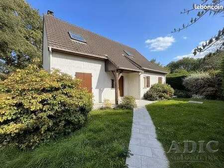 maison 6 pièces 145 m²
