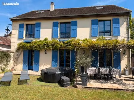 maison de 200m2 coeur ville de maule