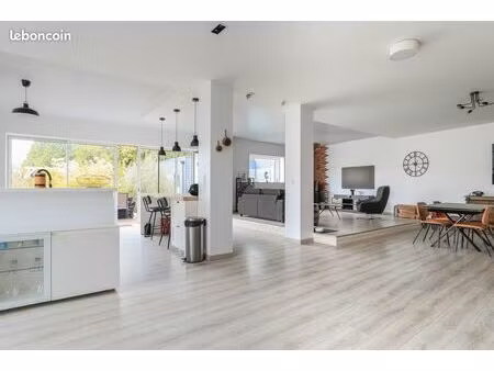 unique et direct propriétaire : ancien fournil rénové de 230 m² – pièce de vie de 100 m² –