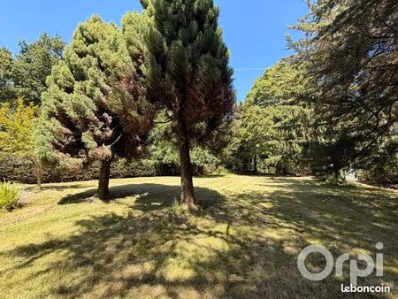 terrain 4 960 m² la garnache