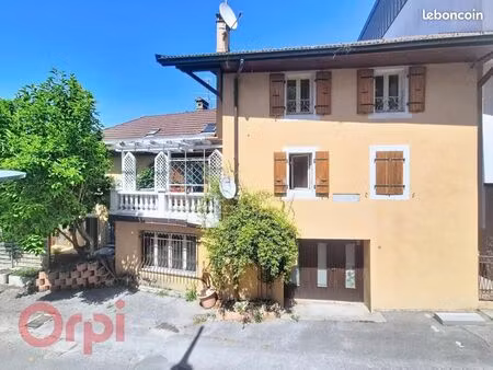 immeuble 7 pièces 476 m²