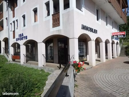 local commercial au cœur du village