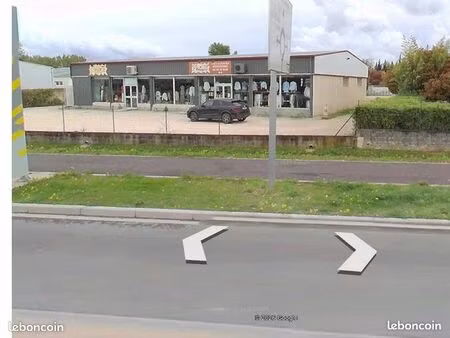 local 400 m2 modulable 170 et 230m2