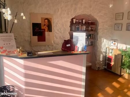 local commercial 56m² climatisé avec vitrine - pertuis centre (84)