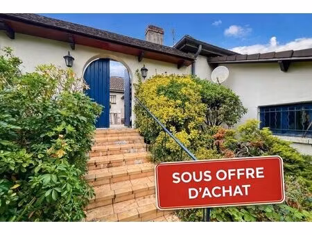 maison  5-6 pièces  au calme  dans une impasse  grand terrain de 721 m2  à...