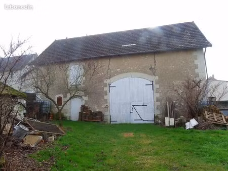monthoiron grange et terrain à bâtir