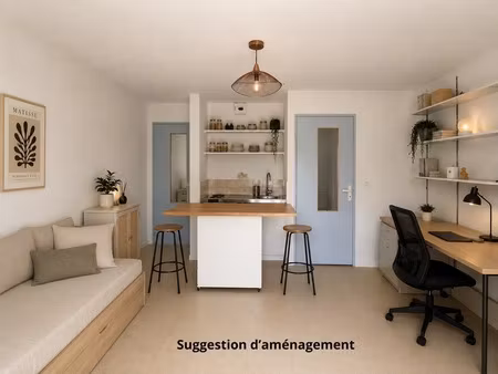 exclusivité – studio avec terrasse en résidence étudiante à vannes – libre d'occupation