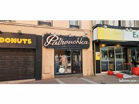 local commercial proche coty
