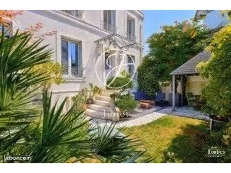 maison 6 pièces 95 m²