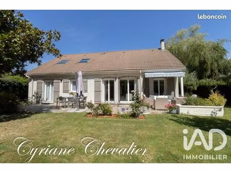 maison 8 pièces 237 m²