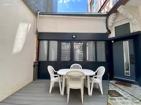 t2 meublé avec terrasse – hyper centre rouen