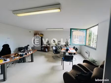 bureaux 77 m²