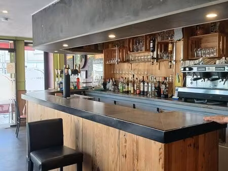 bar restaurant