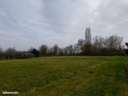 terrain constructible – les minaudières  coussay-les-bois