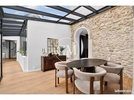 loft/atelier/surface 6 pièces 215 m²