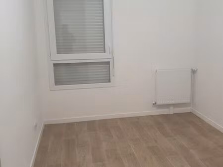 bonnières-sur-seine rer - t3 de 64 m² avec jardin et 2 places de parking