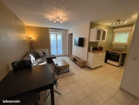 t2 de 37m2 rénové et meublé
