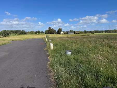 vente terrain 399 m² à ampoigné (53200)  17 955 €