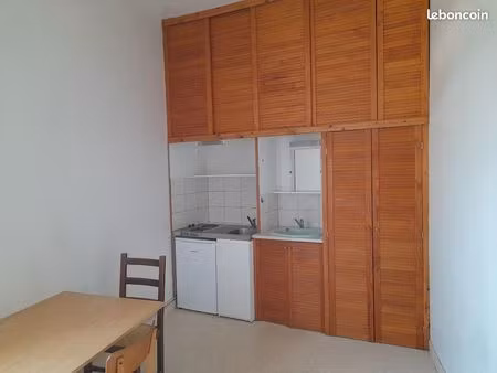 etudiant citadelle / st leu > chambre très calme / 305 ttes charges
